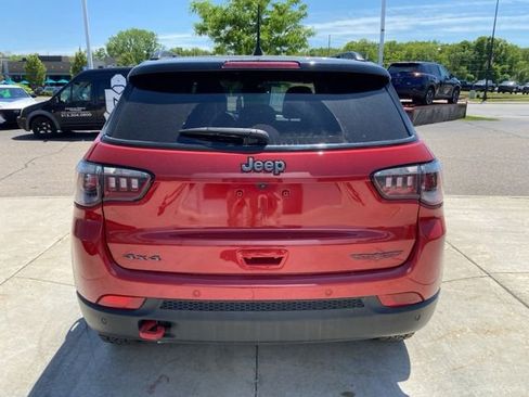 Used 2025 Jeep Compass Trailhawk AWD/4WD image 4