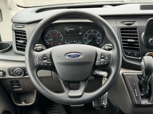 New 2025 Ford Transit 250 148 Medium Roof image 16