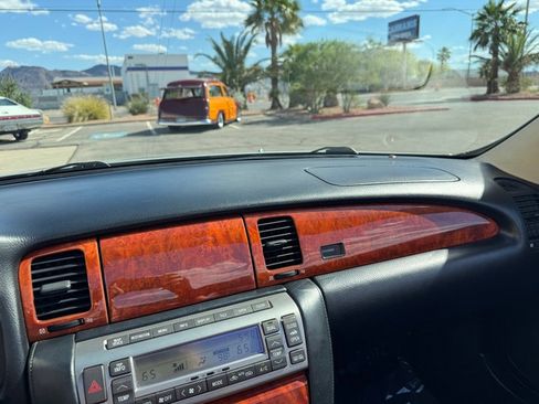 Used 2004 Lexus SC 430 Convertible image 17