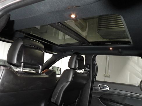 Used 2021 Jeep Grand Cherokee Limited w/ Luxury Group II AWD/4WD image 14