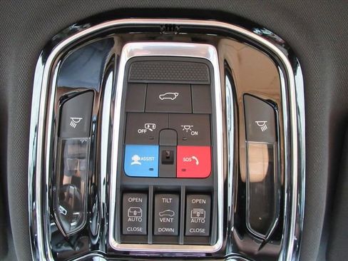 Used 2023 Jeep Grand Cherokee L Summit w/ Advanced Protech Group IV AWD/4WD image 29