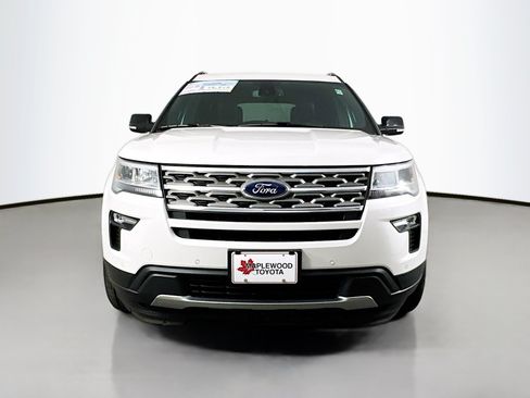 Used 2018 Ford Explorer XLT w/ Equipment Group 202A AWD/4WD image 2