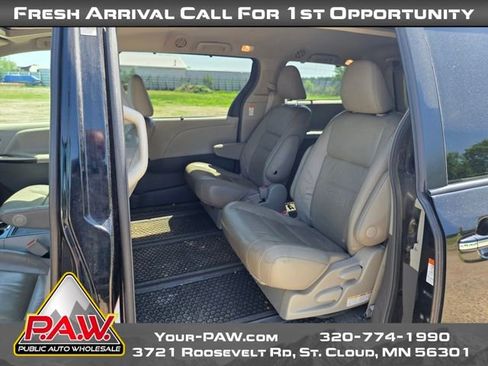 Used 2015 Toyota Sienna XLE w/ XLE Navigation Package AWD/4WD image 10