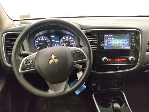 Used 2020 Mitsubishi Outlander SE AWD/4WD image 22