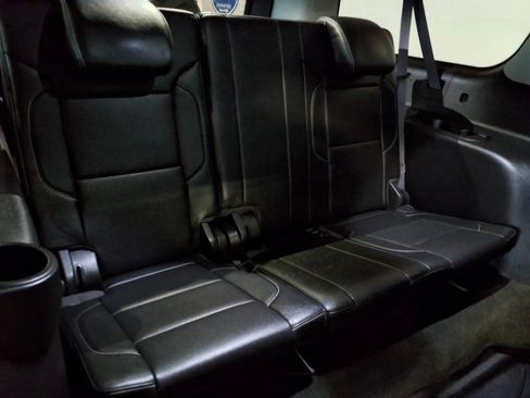 Used 2017 Chevrolet Suburban Premier image 11