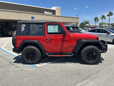 Used 2026 Jeep Wrangler Sport AWD/4WD image 6
