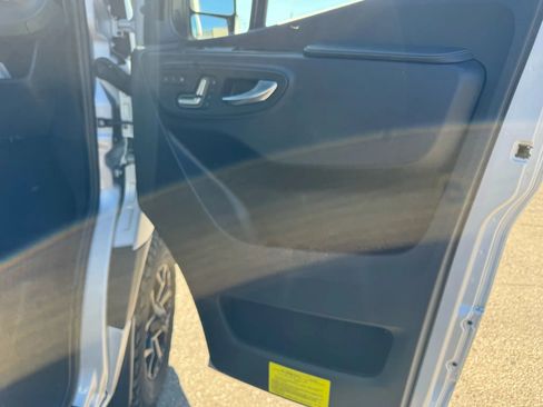 Used 2022 Mercedes-Benz Sprinter 2500 image 24