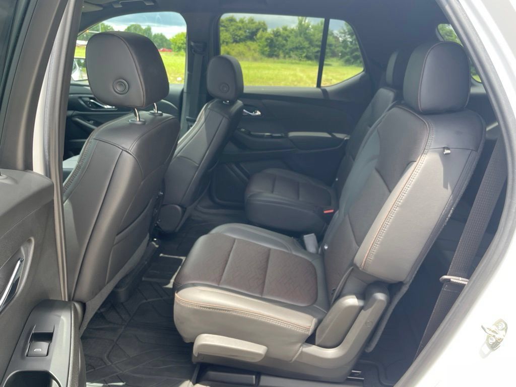 Used 2023 Chevrolet Traverse High Country w/ LPO, Floor Liner Package AWD/4WD image 35