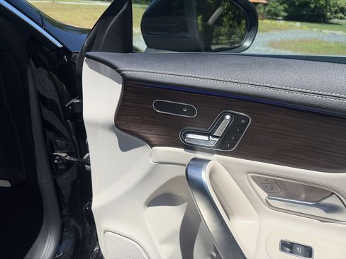 Used 2025 Mercedes-Benz CLA 250 4MATIC image 26