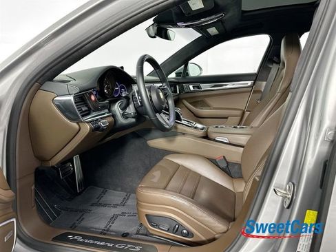 Used 2022 Porsche Panamera GTS image 9
