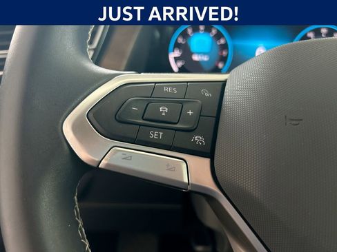 Used 2024 Volkswagen Atlas SE FWD image 16