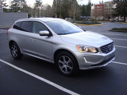 Used 2015 Volvo XC60 T6 AWD/4WD image 4