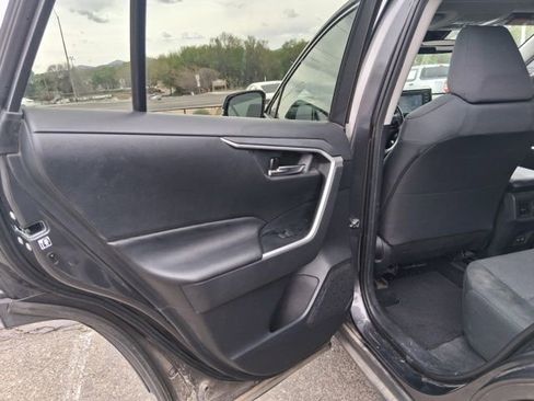 Used 2019 Toyota RAV4 XLE w/ Carpet Mat Package image 5