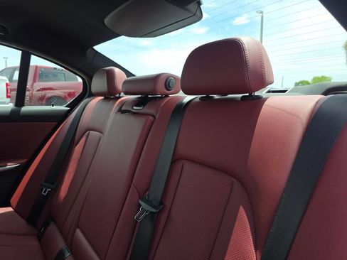 Used 2022 BMW 330i Sedan w/ M Sport Package RWD image 21