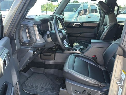 Certified 2025 Ford Bronco Outer Banks w/ Sasquatch Package AWD/4WD image 10