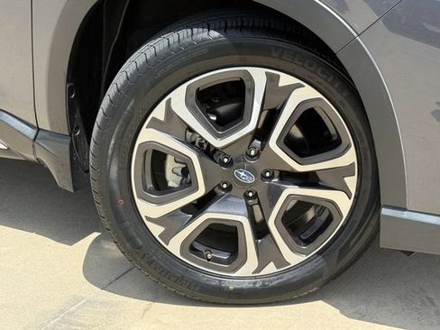 Used 2023 Subaru Ascent Limited AWD/4WD image 2