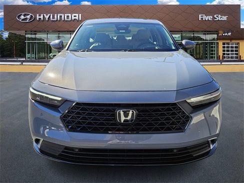 Used 2025 Honda Accord Touring image 2