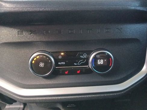 Used 2025 Ford Expedition Max Platinum AWD/4WD image 29
