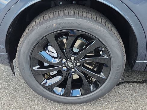 Used 2025 Land Rover Discovery Sport S image 9