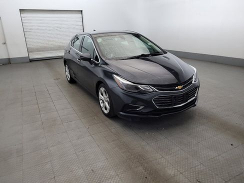 Used 2018 Chevrolet Cruze Premier FWD image 13