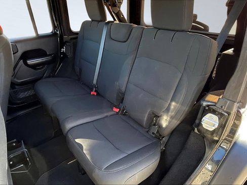 Used 2018 Jeep Wrangler Unlimited Sport S image 27