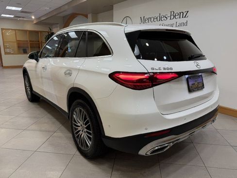Certified 2025 Mercedes-Benz GLC 300 image 3