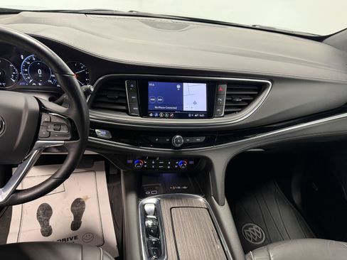Used 2024 Buick Enclave Avenir w/ Avenir Technology Package image 4