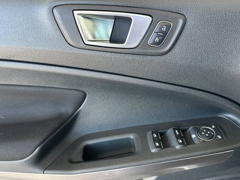 Used 2019 Ford EcoSport SE w/ SE Convenience Package image 11