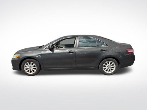 Used 2011 Toyota Camry XLE w/ XLE Extra-Value Pkg #2 image 8