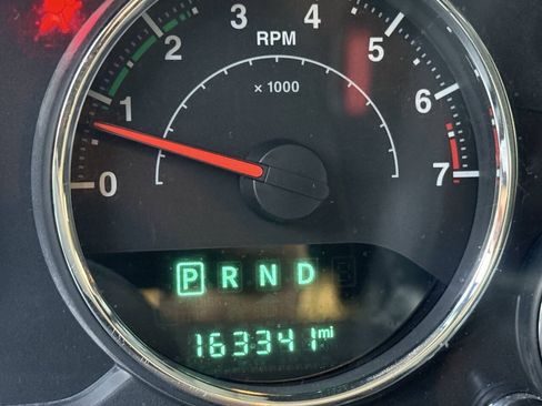 Used 2015 Jeep Wrangler Unlimited Sahara w/ Connectivity Group AWD/4WD image 28