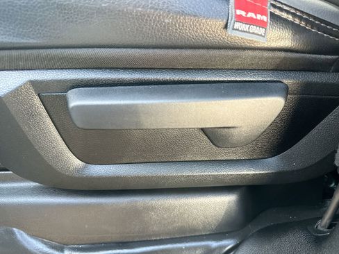 Used 2024 RAM 2500 Tradesman w/ Chrome Appearance Group image 12