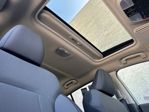 Used 2025 Subaru Crosstrek 2.0i Premium image 16