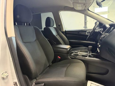 Used 2020 Nissan Pathfinder S AWD/4WD image 29