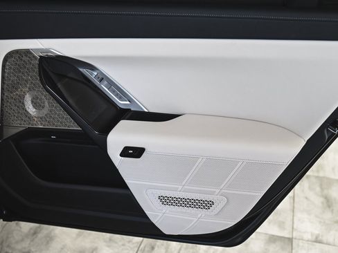 Used 2024 BMW i7 M70 w/ Executive Package image 17