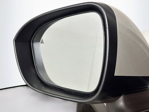 Used 2023 Nissan Rogue SV FWD image 16