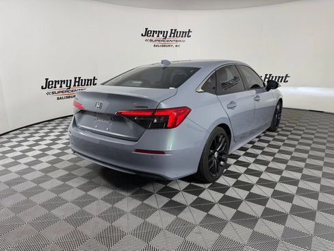 Used 2024 Honda Civic Touring image 9