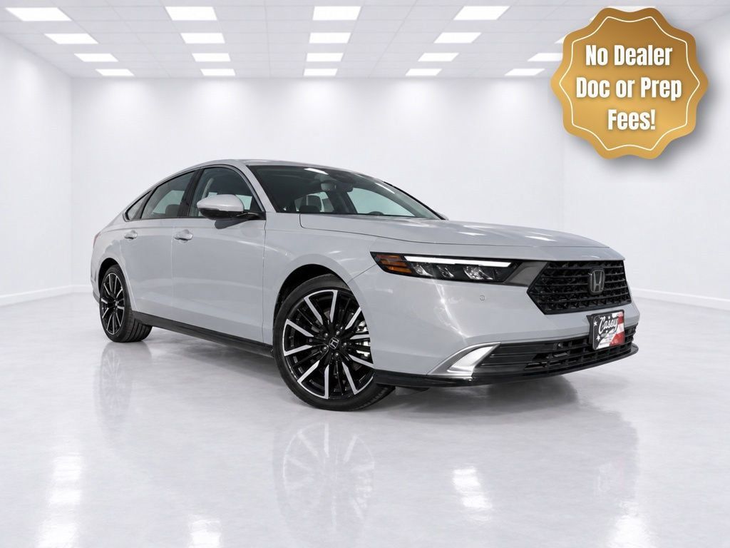 Used 2023 Honda Accord Touring image 1