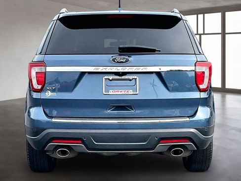 Used 2018 Ford Explorer XLT w/ Equipment Group 202A FWD image 5
