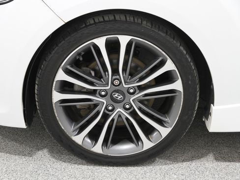 Used 2016 Hyundai Veloster Turbo image 20