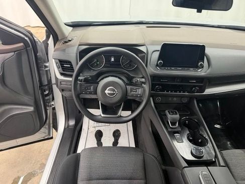 Used 2023 Nissan Rogue SV AWD/4WD image 14