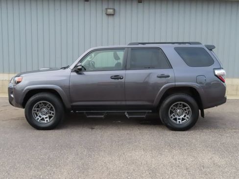 Used 2021 Toyota 4Runner Venture w/ Moonroof Package AWD/4WD image 10