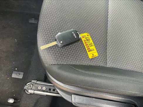 Used 2023 Kia Soul LX w/ Option Group 015 FWD image 17