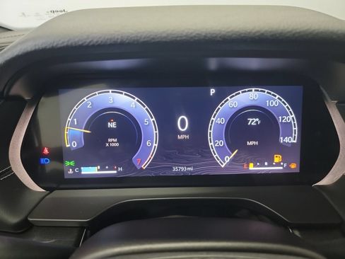Used 2022 Jeep Grand Cherokee Altitude AWD/4WD image 18