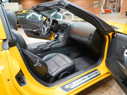 Used 2013 Chevrolet Corvette Grand Sport w/ 3LT Preferred Equipment Group RWD image 39