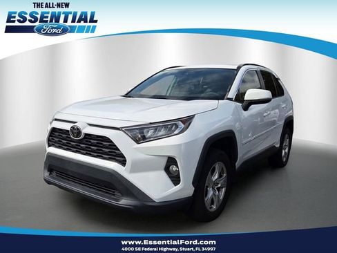 Used 2021 Toyota RAV4 XLE FWD image 1