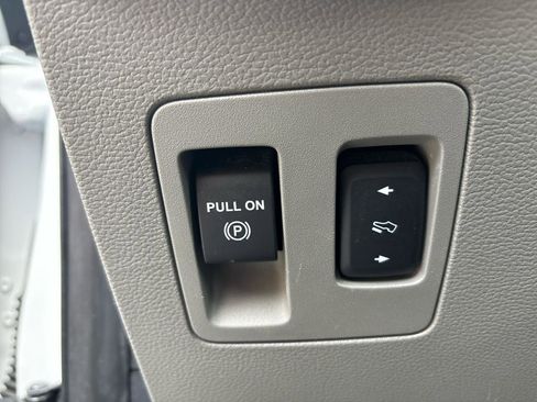 Used 2018 Ford F150 XLT w/ Equipment Group 302A Luxury AWD/4WD image 10