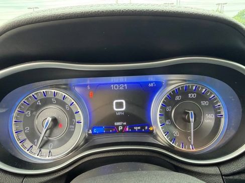 Used 2023 Chrysler 300 Touring w/ Sport Appearance Package AWD/4WD image 22