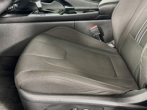 Used 2021 Hyundai Elantra SEL w/ Convenience + Premium Package FWD image 18