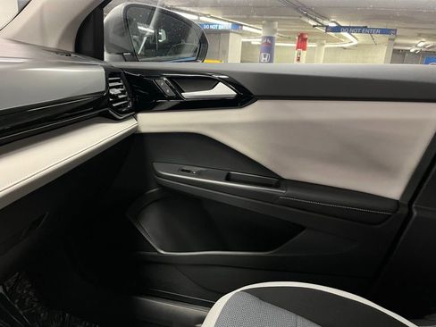 New 2025 Volkswagen Taos S image 27