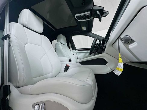 New 2025 Porsche Macan image 29